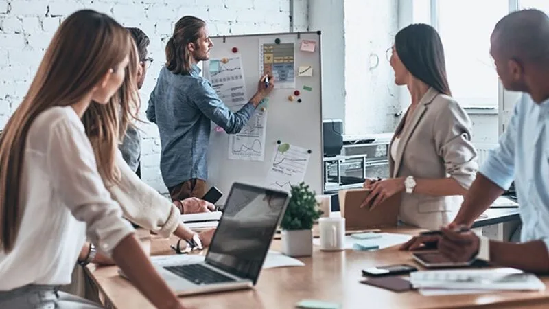 Content Writer có thể làm việc trong nhiều lĩnh vực như SEO, blog, mạng xã hội, email marketing, thương mại điện tử hoặc làm freelancer.