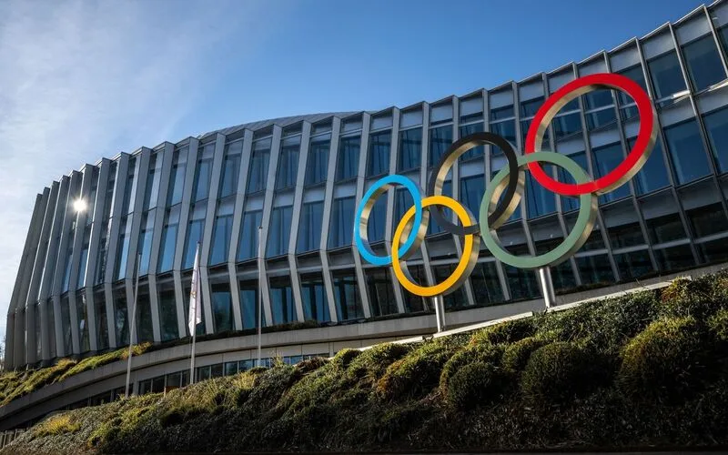 IOC là Ủy ban Olympic Quốc tế, tổ chức giữ vai trò lãnh đạo và giám sát hệ thống Olympic hiện đại trên toàn cầu.