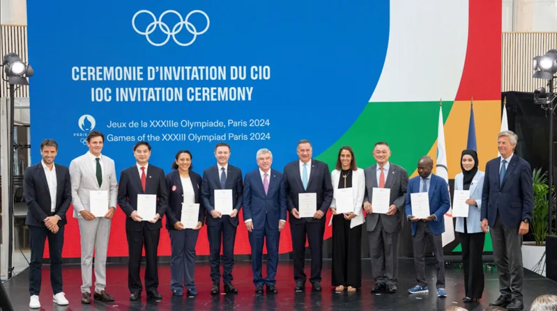 Ủy ban Olympic quốc gia phối hợp với các liên đoàn trong nước để tuyển chọn và đăng ký vận động viên tham dự Olympic.